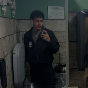 Meet your Posher, Luis